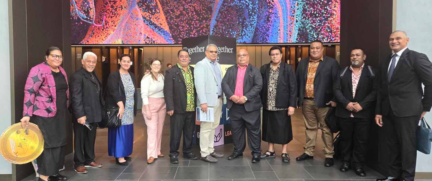 Group photo of Tonga delegation to Australia